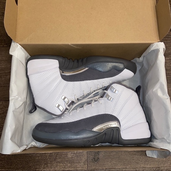 Jordan Retro 12 White Dark Grey - Picture 6 of 8